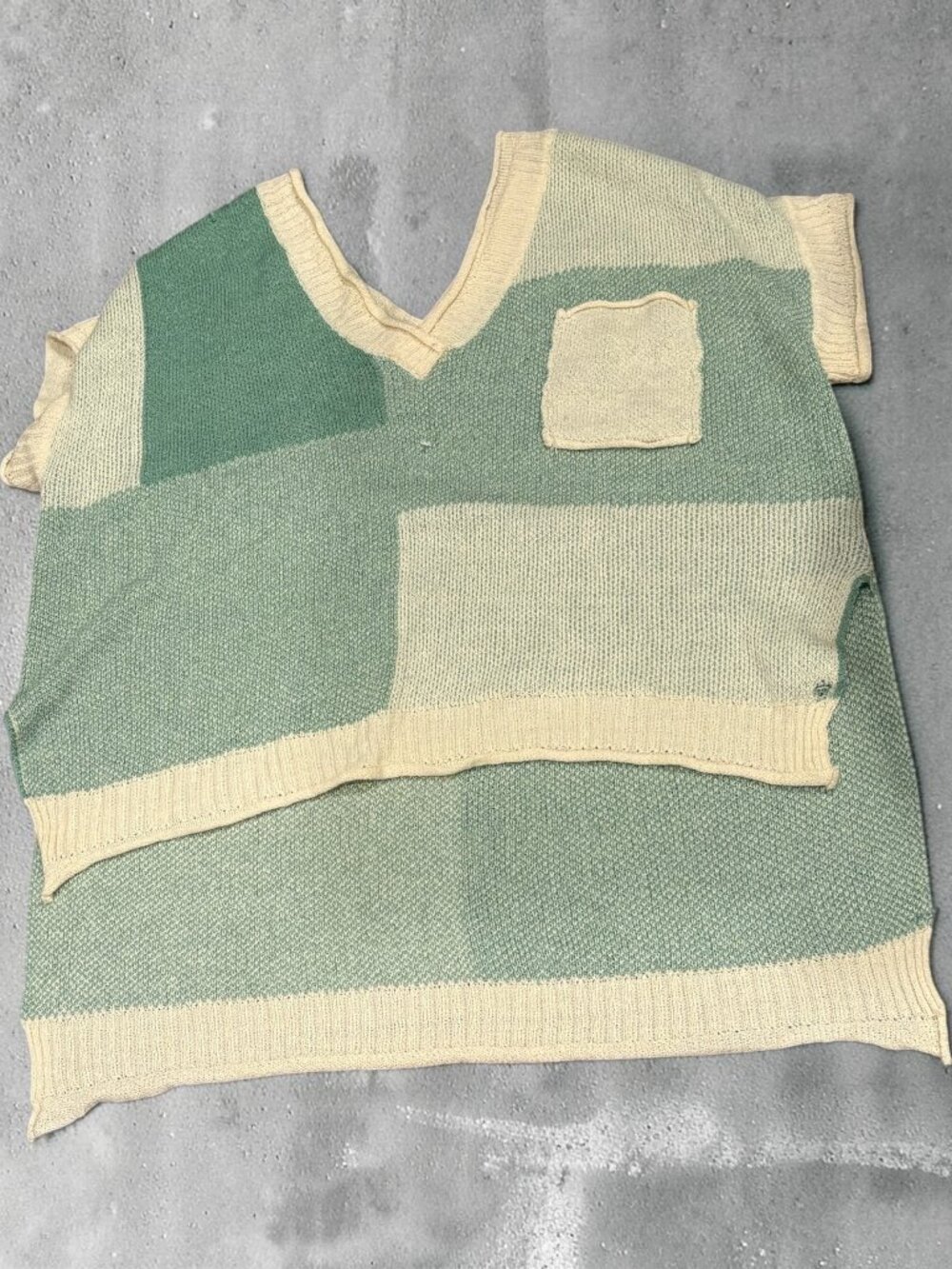 POL Oversized Medium Green and Cream colored short sleeve sweater